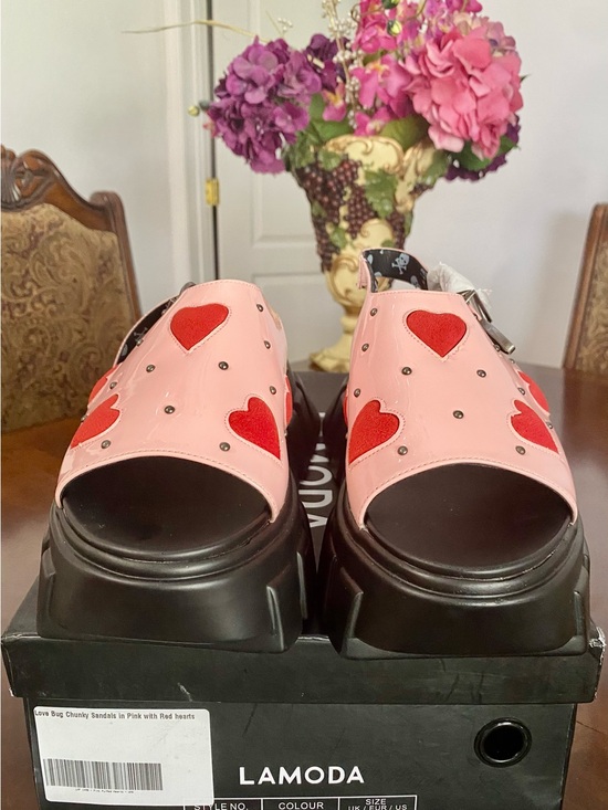 Moda Shoes - LaModa Pink Chunky Platform Sandals with Red Heart Accents